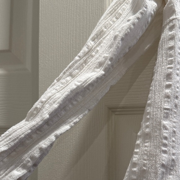 Free People White Textured Button Down Shirt size xs GUC - Picture 3 of 9